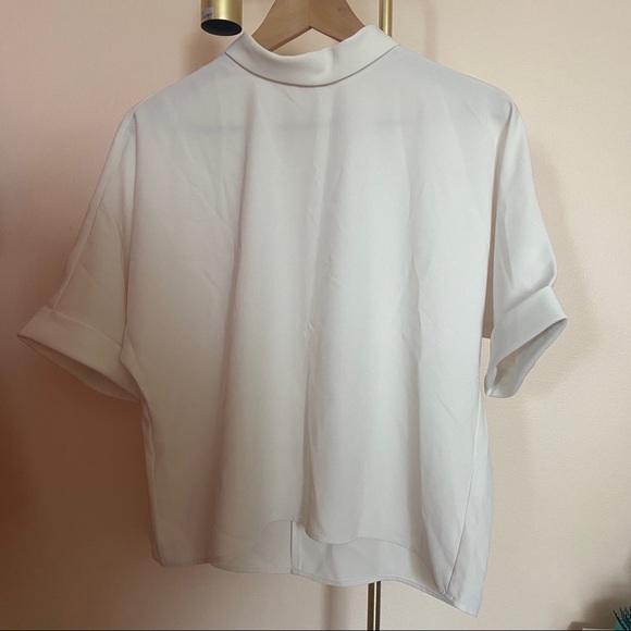 Uniqlo Drape Mock Neck half Sleeve White Blouse - Picture 2 of 6